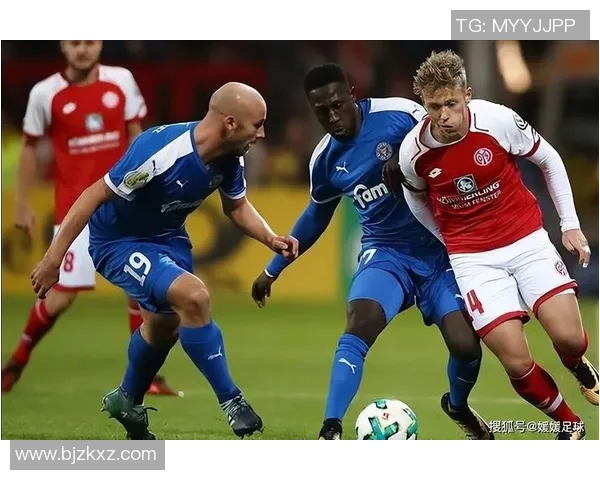 柏林赫塔侥幸险胜绝平劫难弗莱堡