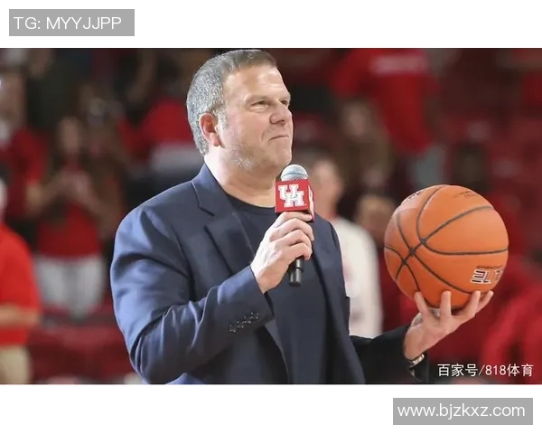 火箭队主帅瓦隆迪被解雇,莫雷临时执掌夏季联赛 火箭队主帅瓦隆迪被解雇,莫雷临时执掌夏季联赛